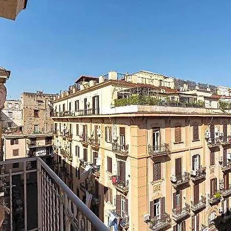 Terrazza San Ferdinando, Apartment Neapel
